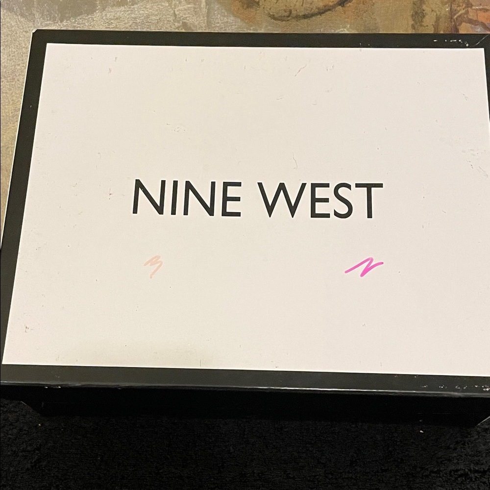 Nine West Silver Heels - Picture 2 of 10